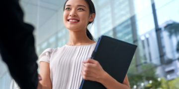 แนะ นํา ตัว ท่าน เอง เพื่อ ให้ บริษัท รู้จัก ตัว พูดแบบนี้น่าสนใจ