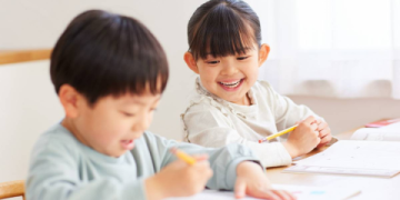 สถาบันสอนภาษาเด็ก เลือกยังไงให้คุ้มค่ากับการเรียนรู้